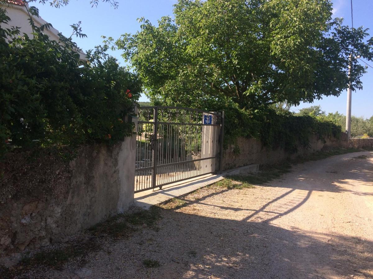 Holiday Home "Kike & Mara" Drniš Exterior foto