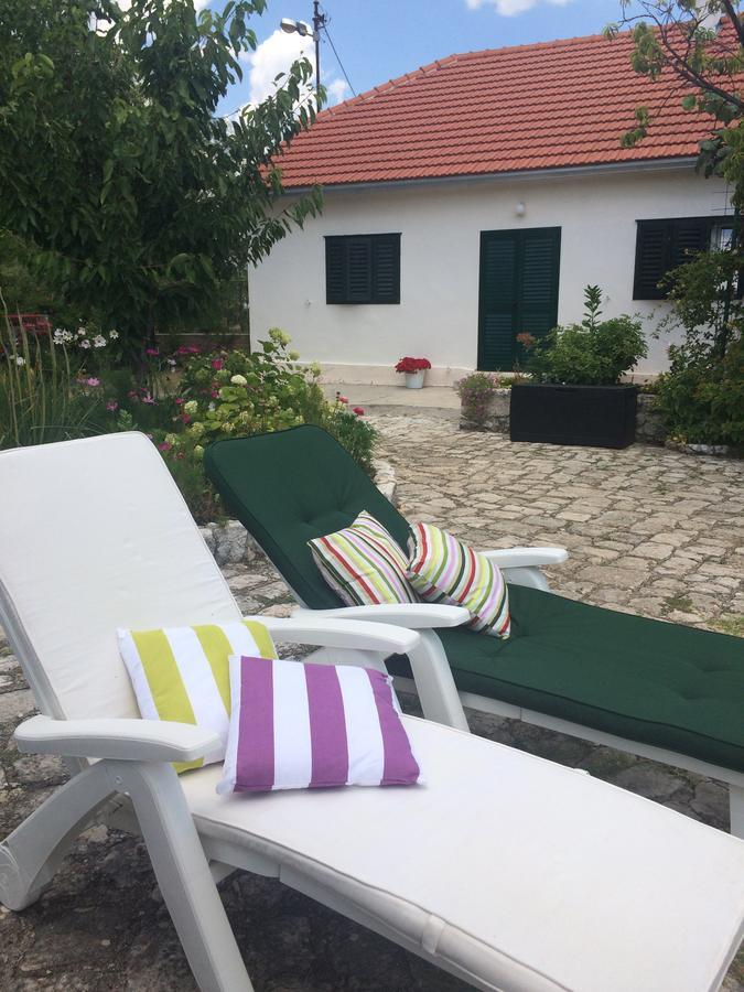 Holiday Home "Kike & Mara" Drniš Exterior foto